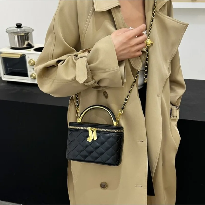 

Повседневная женская сумка с вышивкой Campus Spirit, сумка через плечо под мышками для удобного и шикарного образа