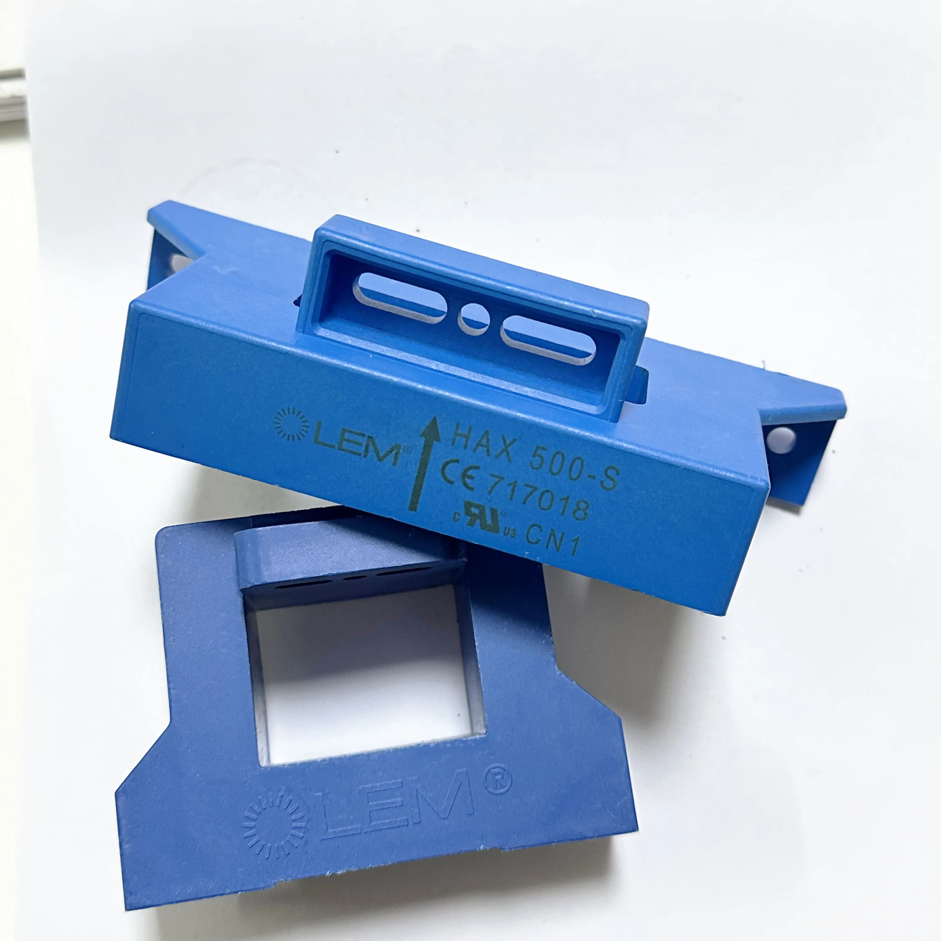 

HAX500-S HAX600-S HAX850-S HAX1000-S LEM sensor 500A -1000A current sensor
