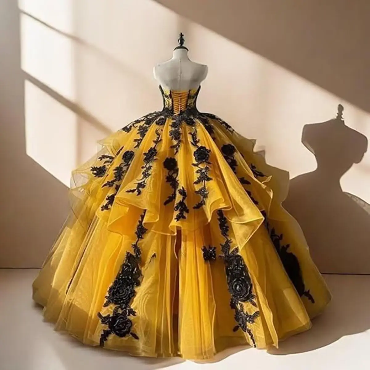 فساتين KIVARY النسائية القوطية المزينة بحفلات Quinceanera بدون حمالات لحفلات الزفاف والحفلات الراقصة