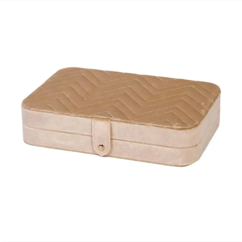 

Rings Necklace Jewelry Packing Bag Large Capacity Bracelet Earrings Jewelry Storage Case Organizer Square Jewelry Box Gift