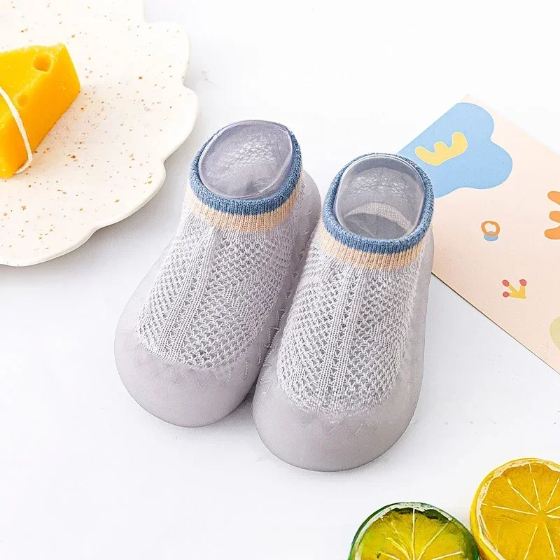 Дышащая сетчатая дышащая домашняя мягкая обувь для малышей на весну и лето, детские носки, нескользящая обувь для малышей