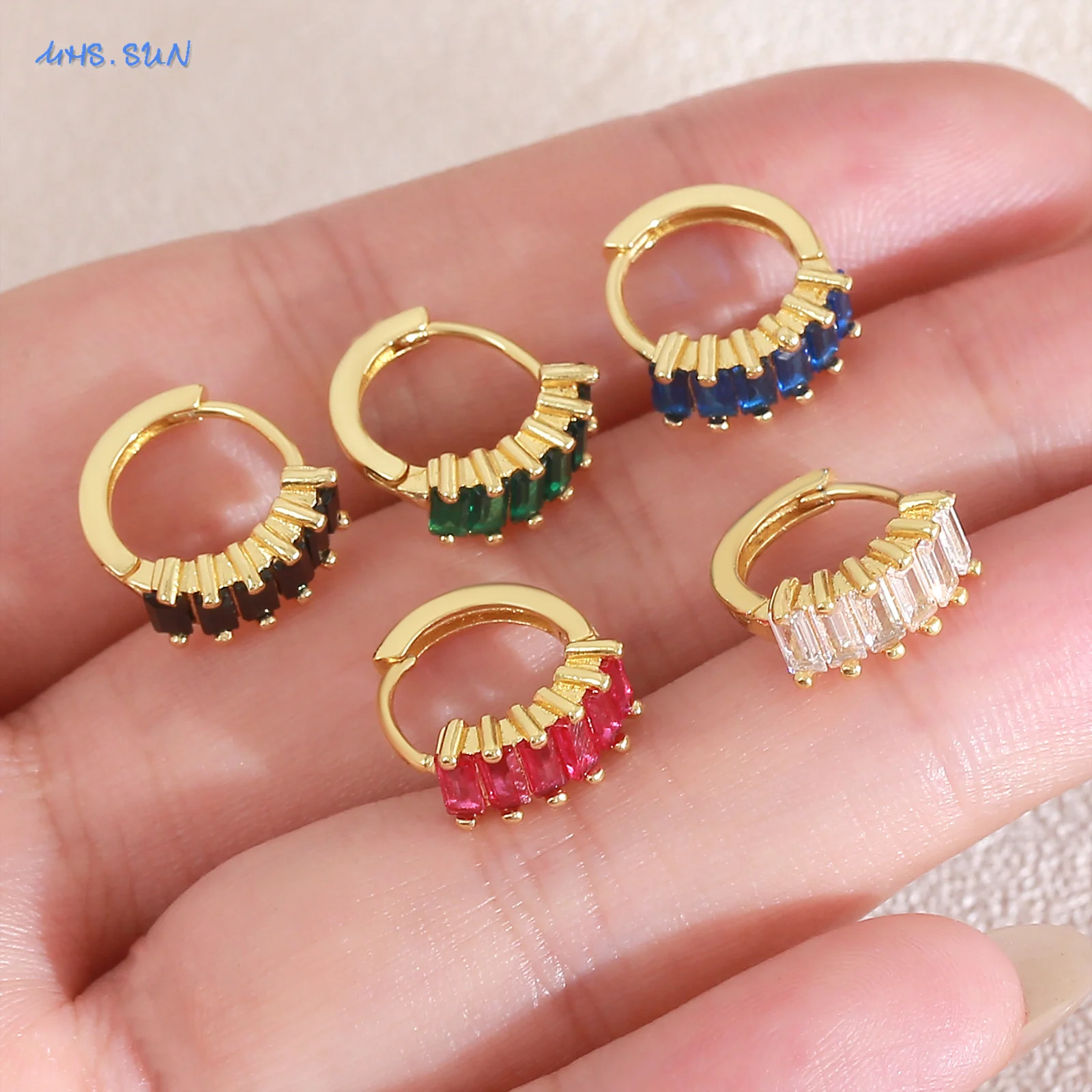 MHS.SUN الحد الأدنى مطلية بالذهب هوب أقراط للنساء الفتيات الملونة مكعب الزركون القرط العصرية تنوعا المجوهرات اليومية