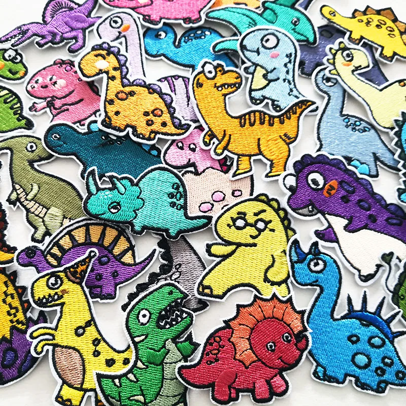 30 pz/lotto Misto Del Fumetto Sveglio Dinosauro Toppe E Stemmi Stiratura per Giubbotti di Stoffa Bambino Adesivi Ricamati Per Bambini FAI DA TE