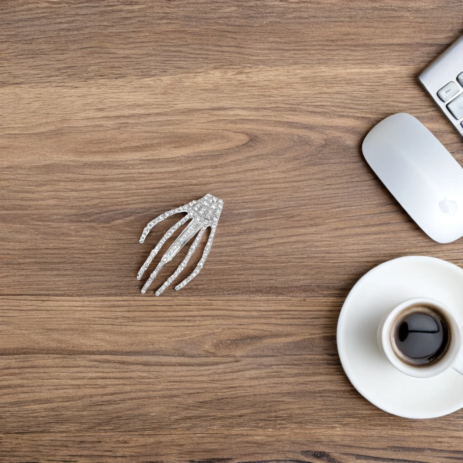 

2Pcs Ghost Claw Skull Rhinestone Hair Clips Halloween Hand Bone Accessories Unique Goth Party Decor Goth Hair Clips