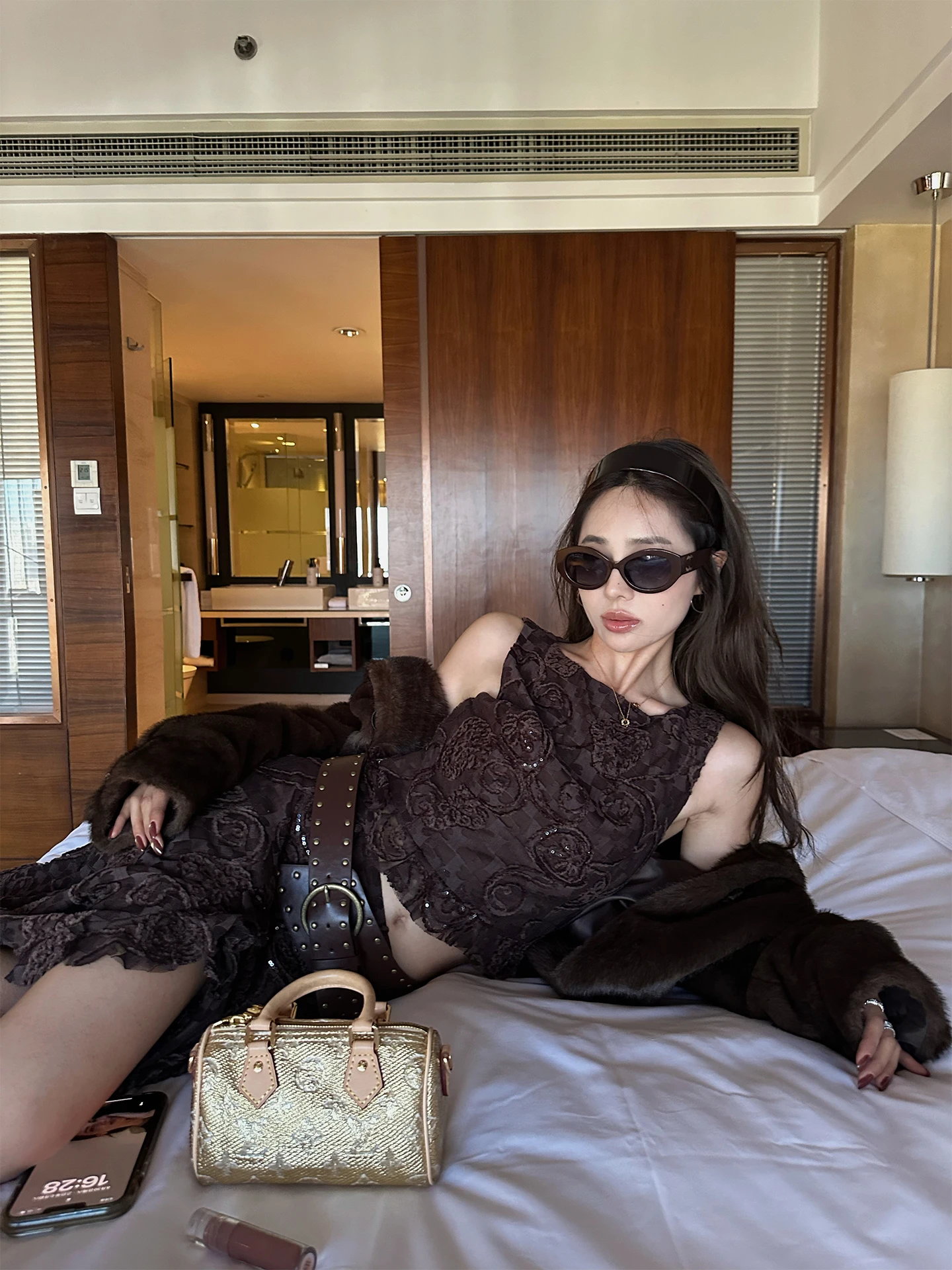 

Комплект NanaByNana: Жилет с вышивкой 3D «Звезды, Луна, Венера» и асимметричная юбка. Женский осенний костюм-двойка для офиса из полиэстера.