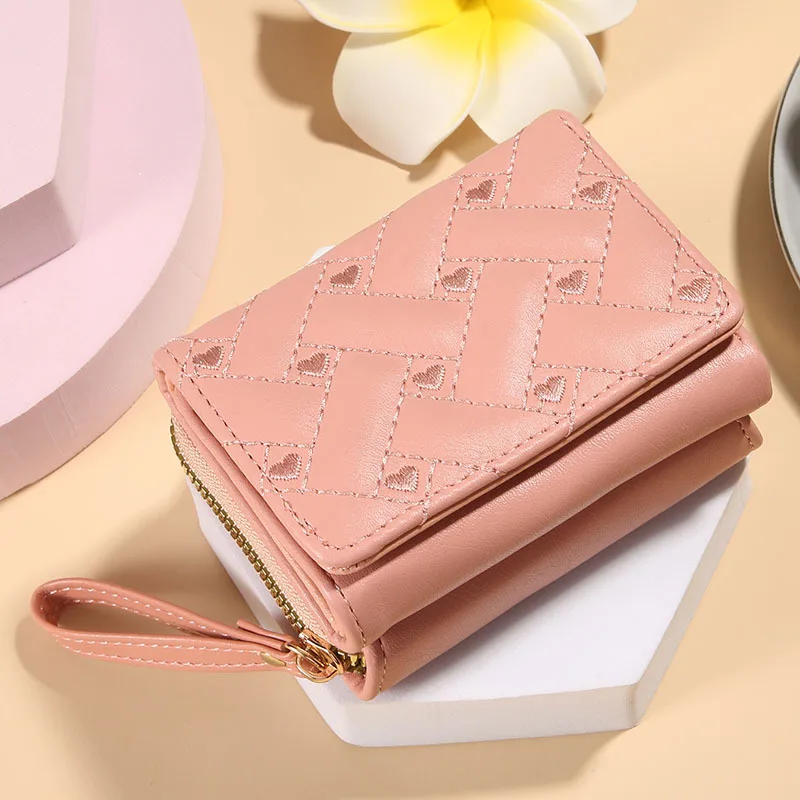 New Women's Short Wallet with Simple Embroidery and Love PU Three fold Card Pack and Multi slot Wallet Wallet Wallet Wallet