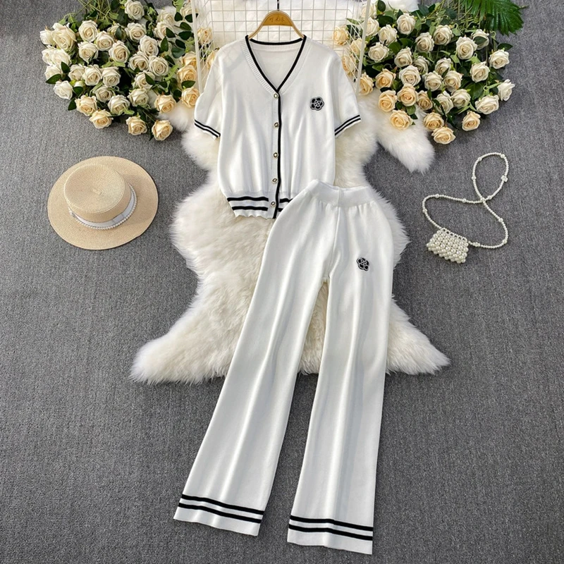 

Women Floral Beadings Design Patchwork Tops+Wide Legs Long Pants Summer Senior Casual Elegant Trendy Knitted Sets