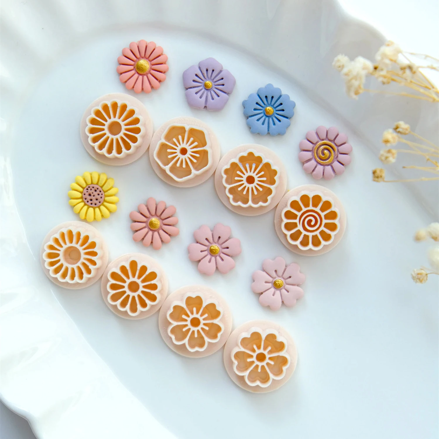 INS Lovely Flower Earring Clay Mold Handmade Earring Jewelry Cutting Die Polymer Clay Tool Soft Pottery Pendants Crafts Embosser