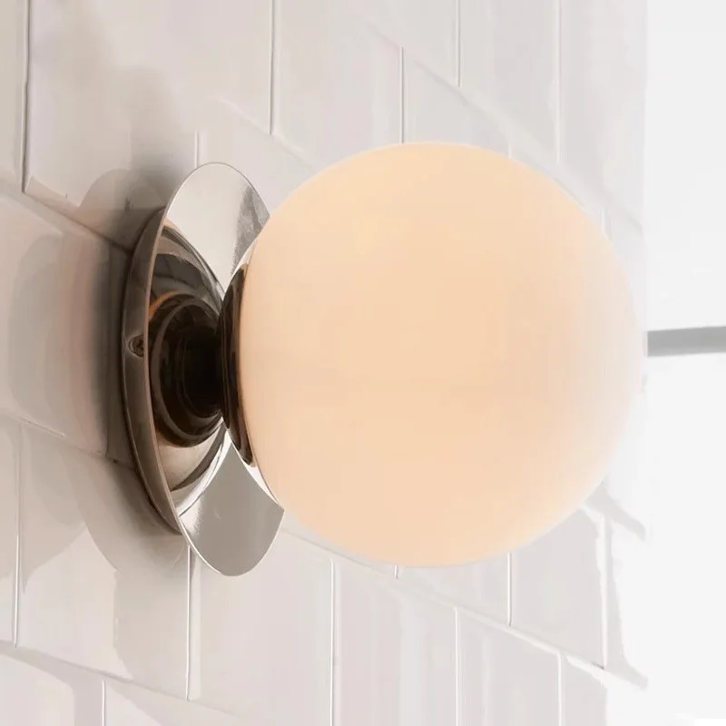

Stainless steel wall lamp round glass lamp medieval Bauhaus creative high-end simple silver bathroom mirror front bedroom lamp