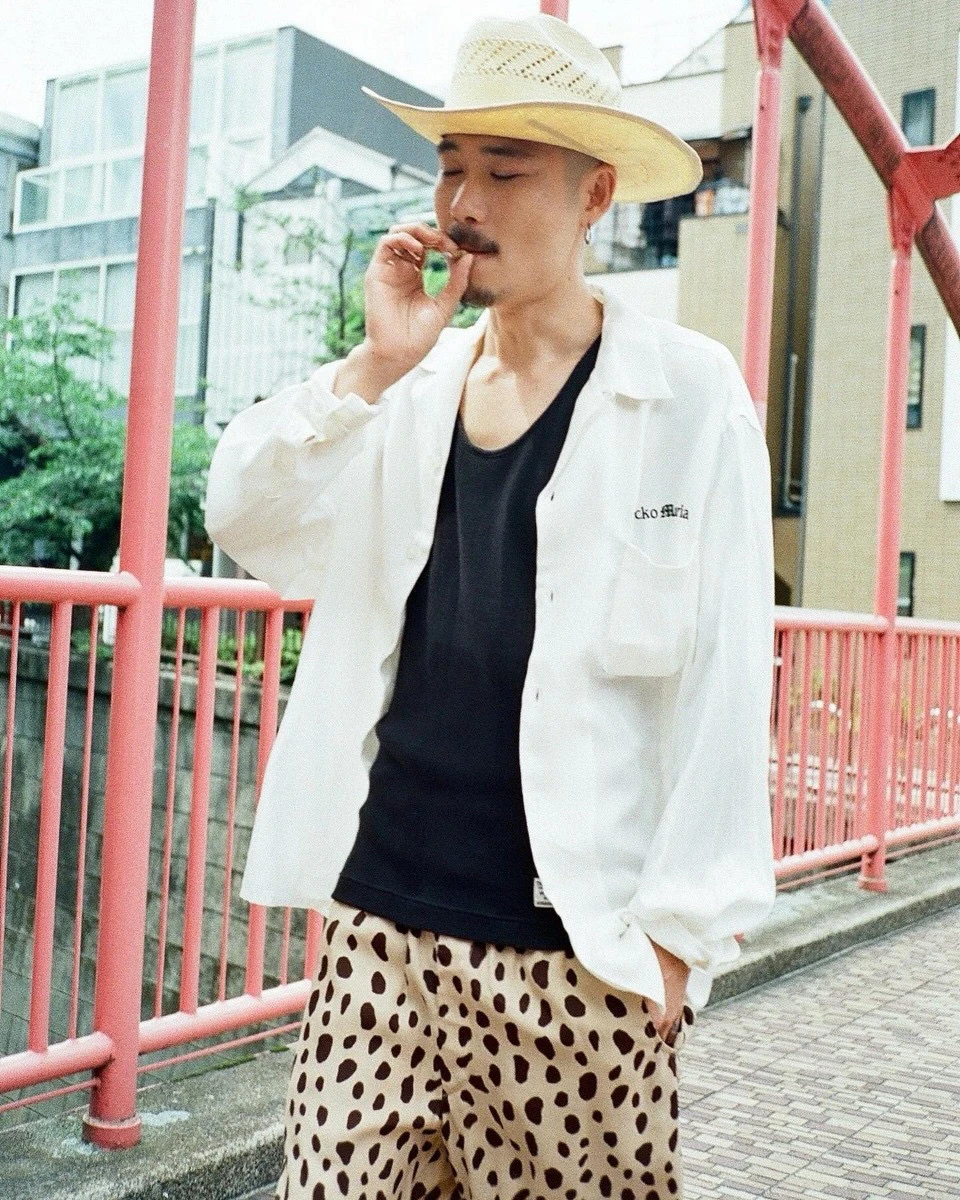 شورت صيفي فضفاض بتصميم عصري من WAO MARIA لموسم 24SS بنقشة الفهد وألوان متباينة