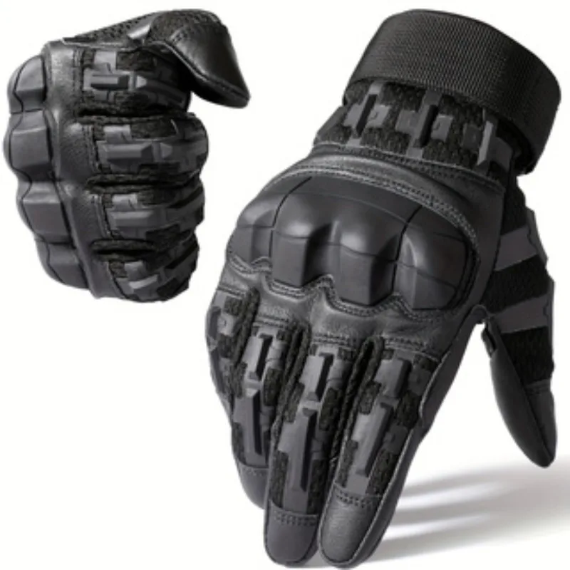 

A pair of warm touchscreen tactical gloves - with padded palm support, suitable for hunting, climbing, and outdoor activities.