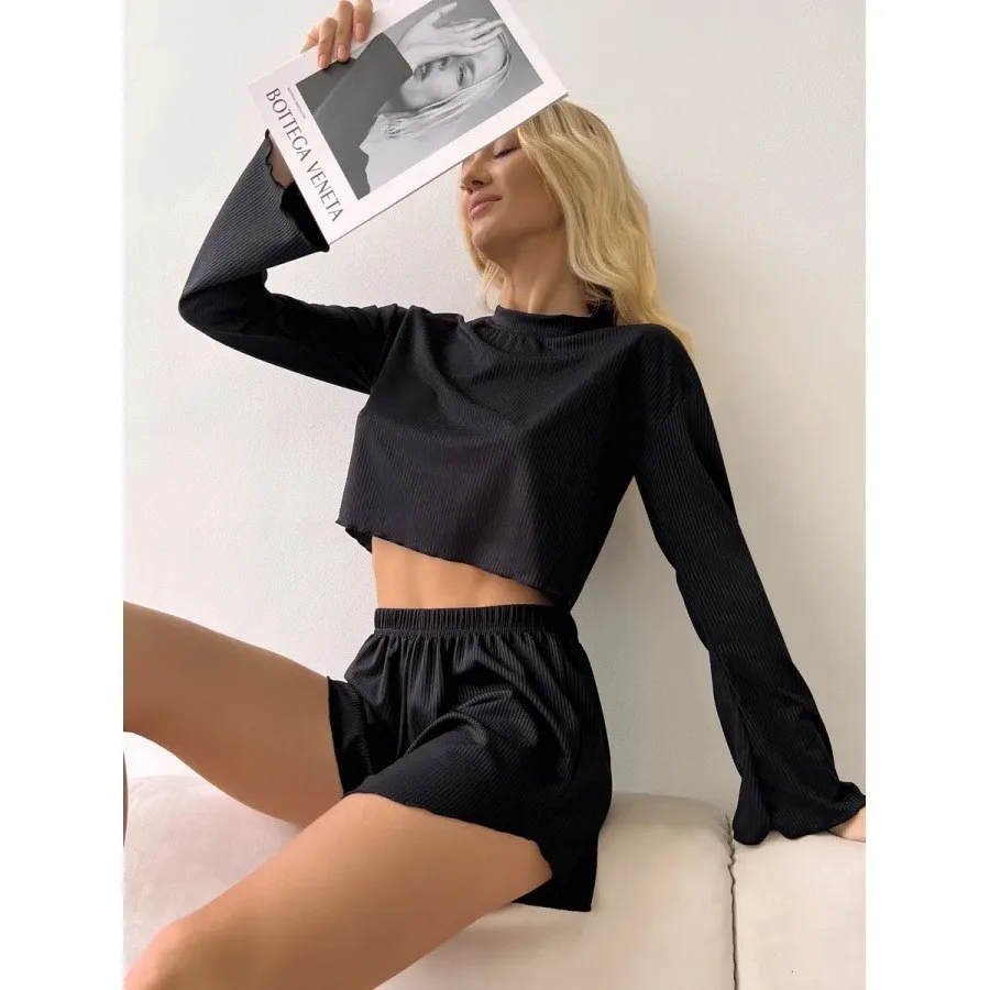 Woman Summer Pajama 2 Piece Crop Top Sleepwear Set Long Sleeve Round Neck Loungewear Set Lightweight Loose Fit Shorts Pajamas