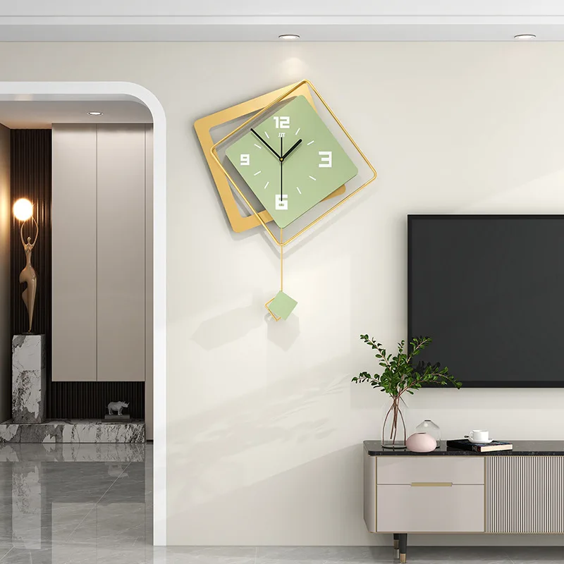 Cream wind wall clock light luxury high sense modern simple clock living room home decoration silent clock wall hanging