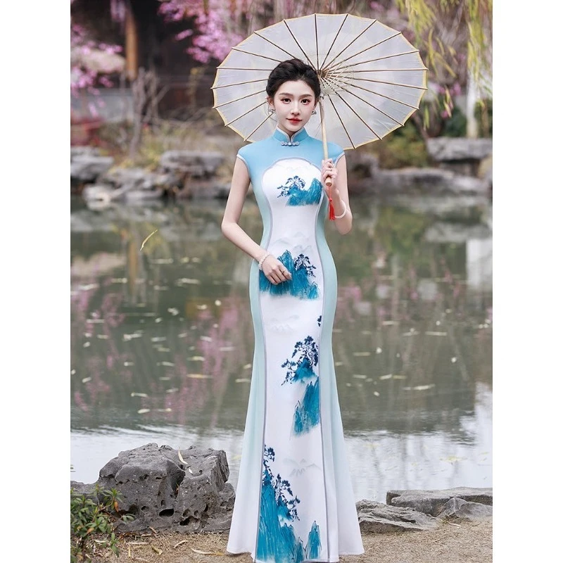 cheongsam-de-alta-gama-con-diseno-de-paisaje-chino-estilo-pasarela-ropa-de-alto-rendimiento