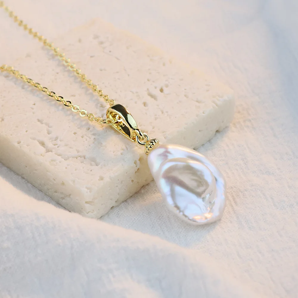 

Natural Freshwater Pearl Necklace Light Luxury High-End Charm Collarbone Chain Versatile and Elegant Accessory Christmas Jewelry