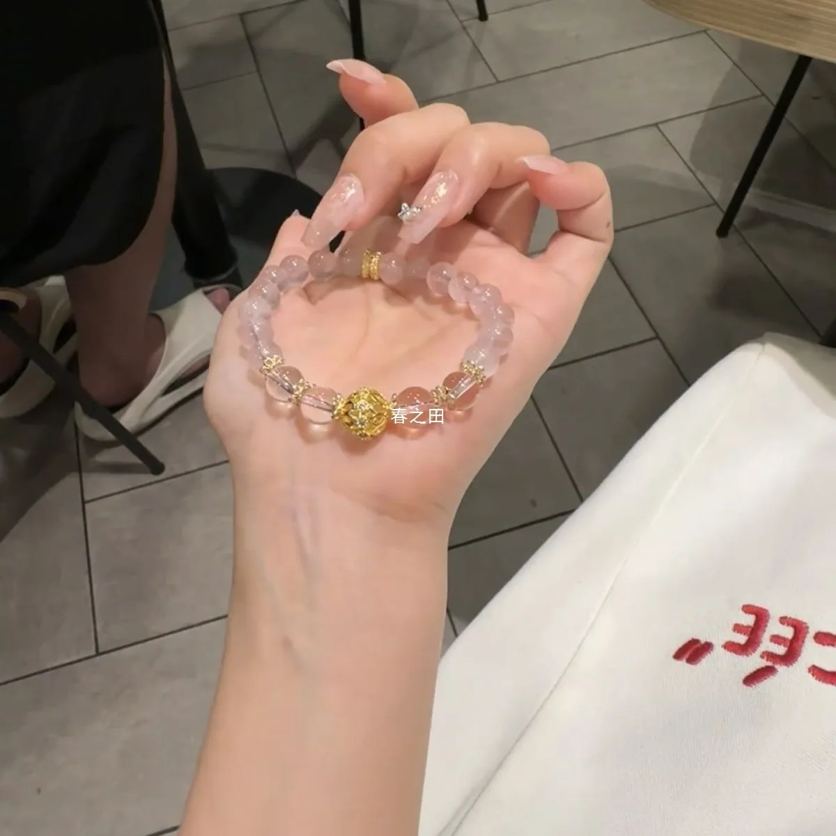 

Браслет из белого хрусталя, одиночная круглая бусина с розовым цветом