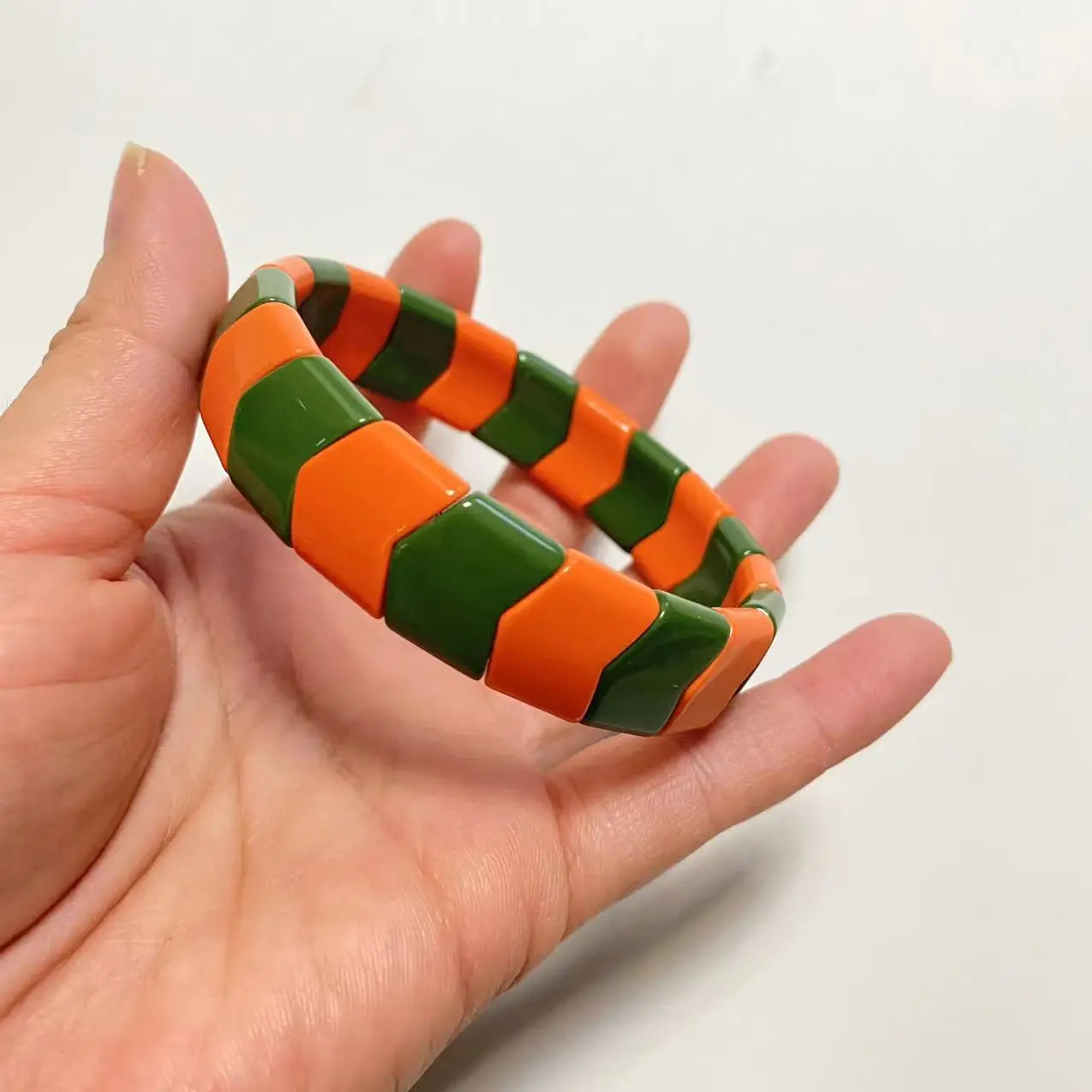 

Нефритовый браслет, исцеление, положительный баланс энергии, снятие стресса, исцеление, подарок, йога, натуральный нефрит, стабилизирующий настроение, йога, рельефный браслет