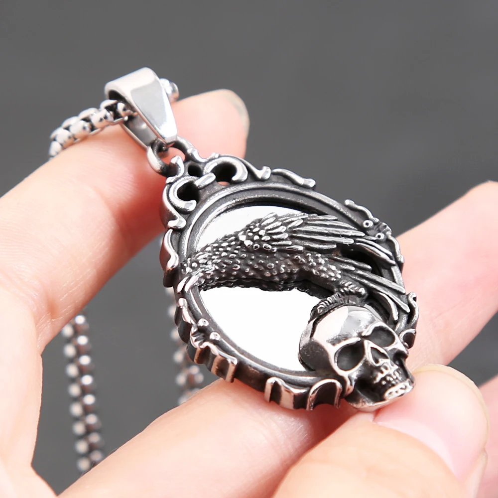 

Fashion Vintage Skull Magic Mirror Pendant Necklace For Men Women Punk Stainless Steel Crow Necklaces Amulet Jewelry Wholesale