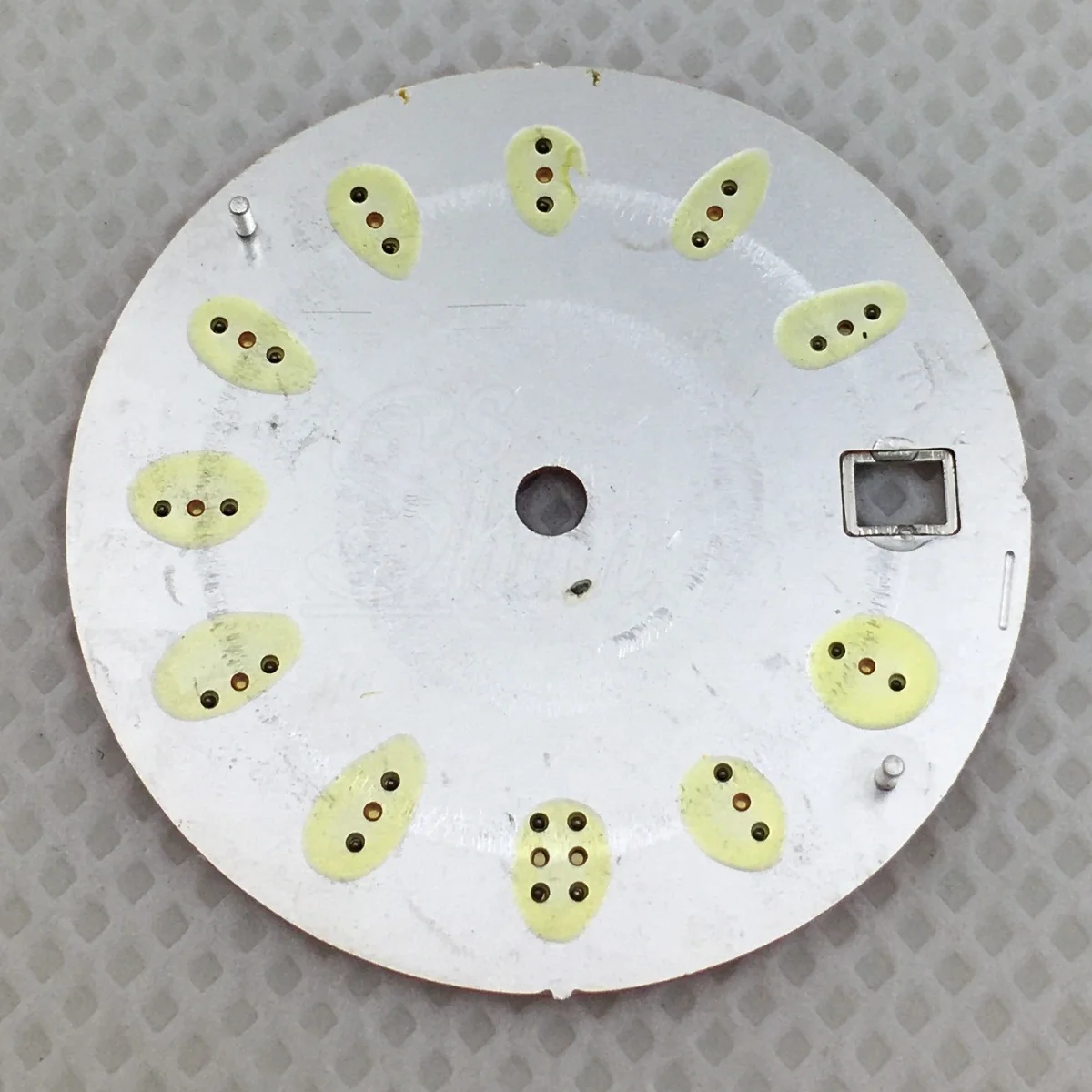 Tarcza zegarka 29mm czarno-złota czerwono-niebieska zielona luminescencyjna tarcza z mechanizmem NH35 koronka na godzinie 3