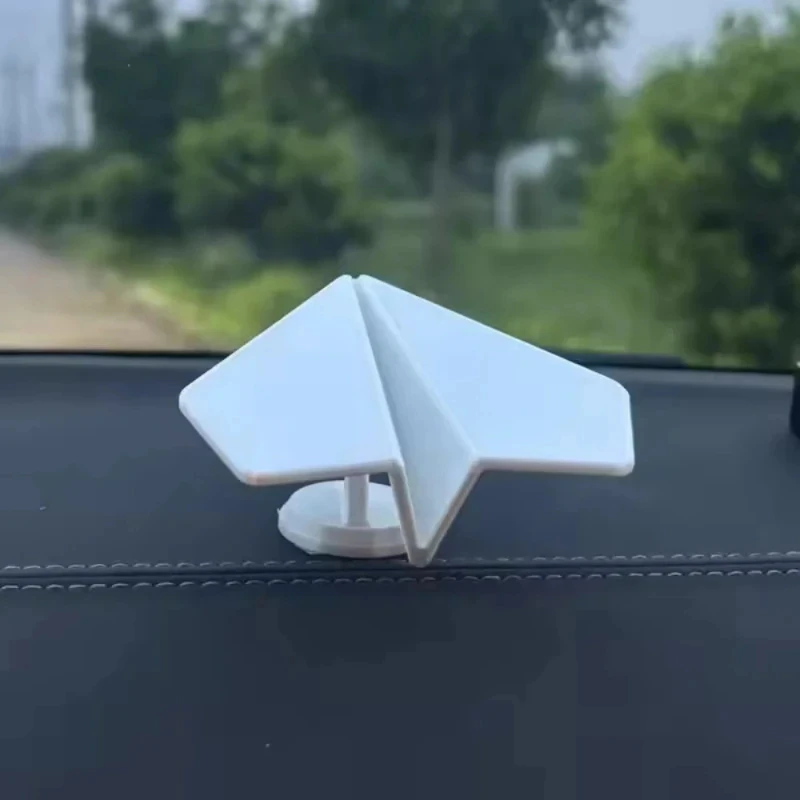 Ornamentos de avião de papel de carro, inércia criativa no carro seguindo os brinquedos de decoração do console central em forma de aeronave