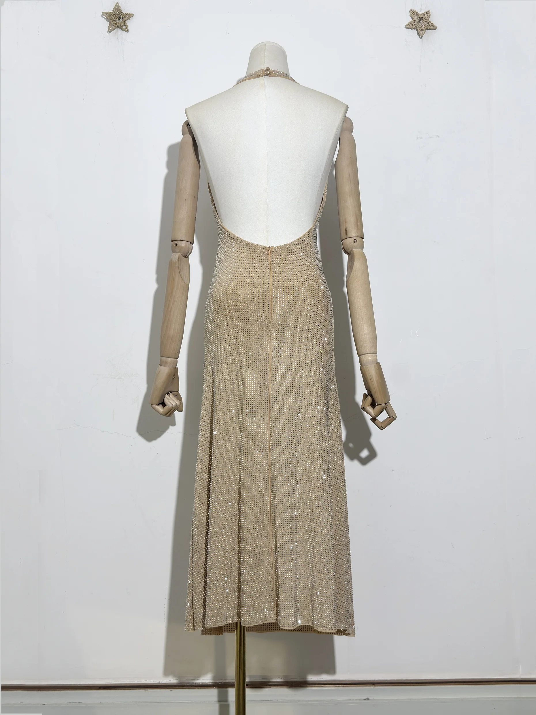 Elegant V-Neck Rhinestone Women New Glamorous Shimmering Diamond Embellished Sleeveless Bodycon Fit Midi Dress For Evening Party