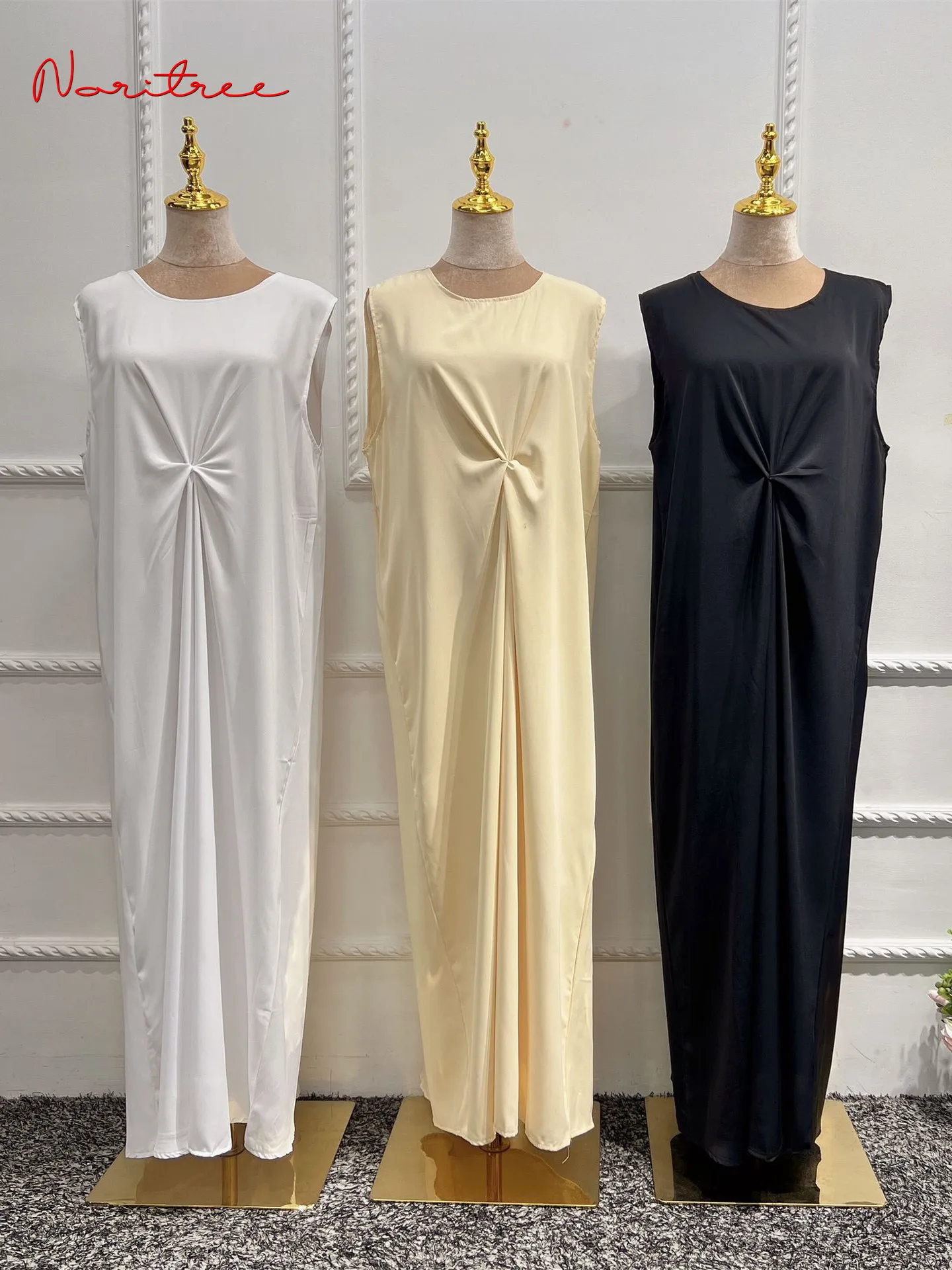 

Hot Sale Pleated Muslim Dress Elegant Pure Color Long inside Islamic Abayas Women Modest Wear Clothing EID Robes WY871