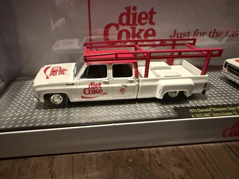 M2 Machines Auto Hauler TW34 1973 شيفروليه شيان سوبر 1975 جي إم سي سييرا