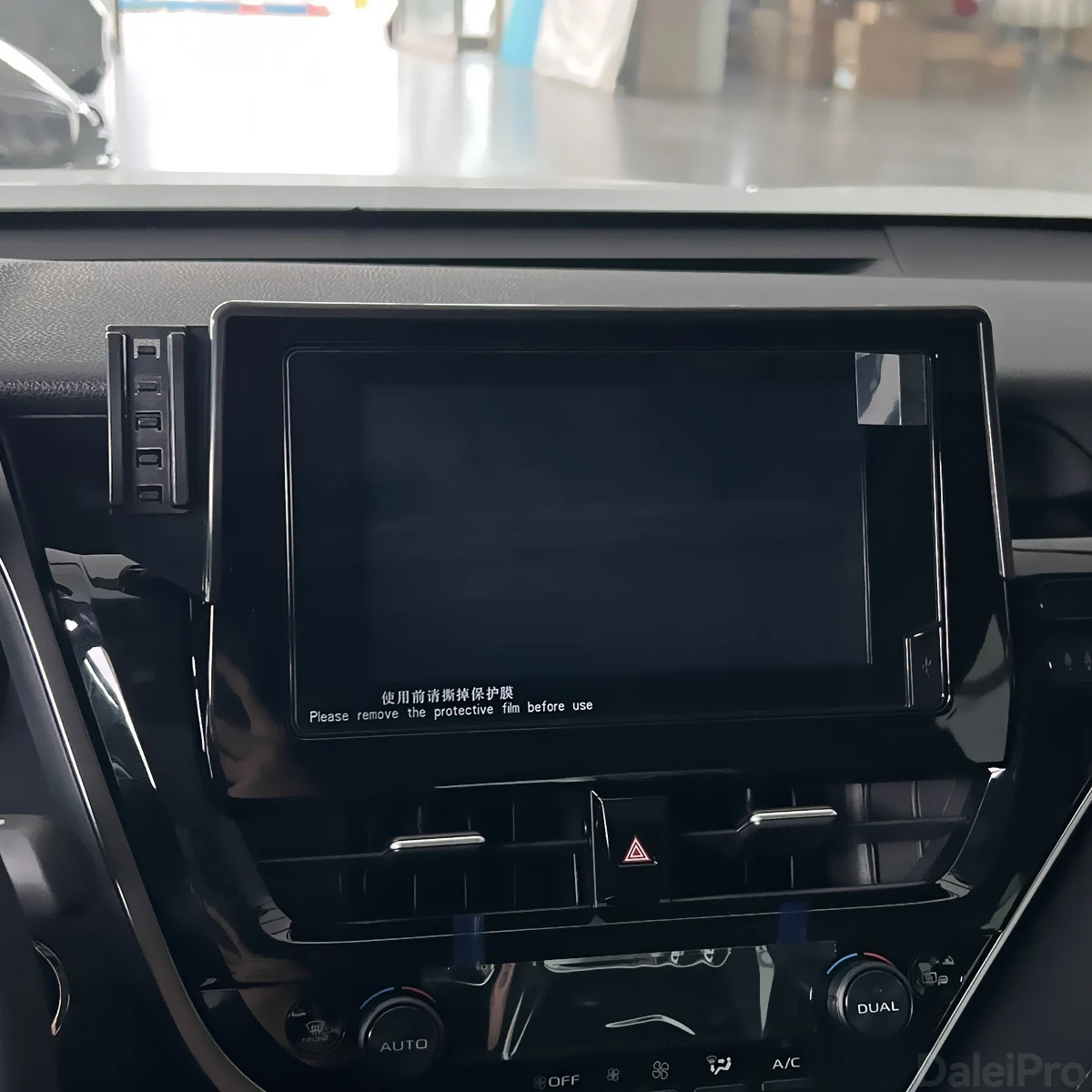 Für Toyota Camry Hybrid XV70 2021 2022 Auto-Handyhalterung Bildschirm-Fixierclip Kabelloses Ladegerät Maßgefertigte Handy-Bildschirmhalterung – Detail 2