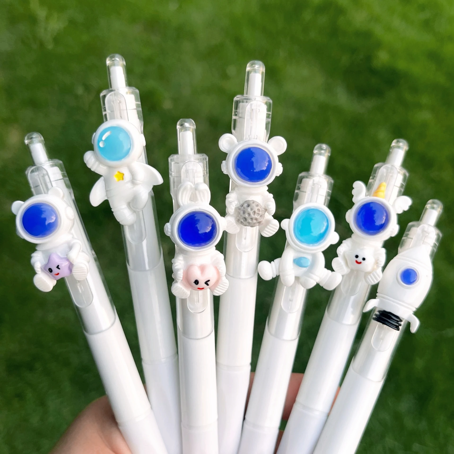 10Pcs/Lot Cartoon Astronaut Gel Pen Cute Space Planet Press Pens 0.5mm Black Ink Student Writing School Office Stationery Gift