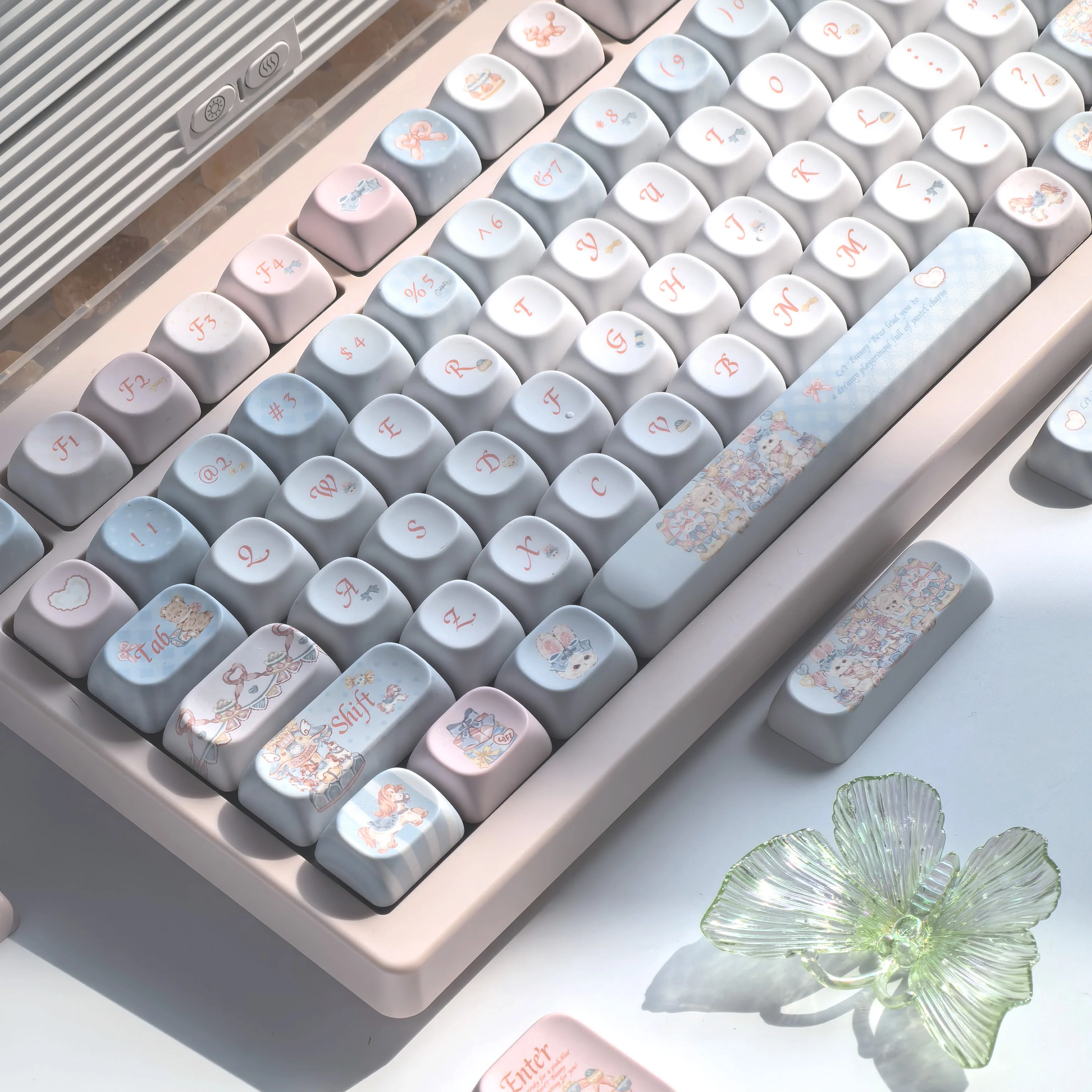 

Кейкапы MAIMOOO Moa: Розовые, с милыми зайчиками и мишками, тема «Игровая площадка», PBT, сублимационная печать, раскладка Alice, для кастомных клавиатур Ajazz Aula