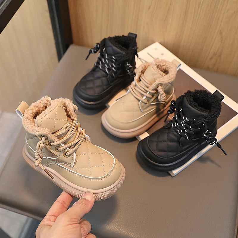 

2025 модные меховые новые зимние зимние ботинки для девочек из искусственной кожи, плюшевая теплая хлопковая детская обувь, мягкая обувь для ботильонов для малышей