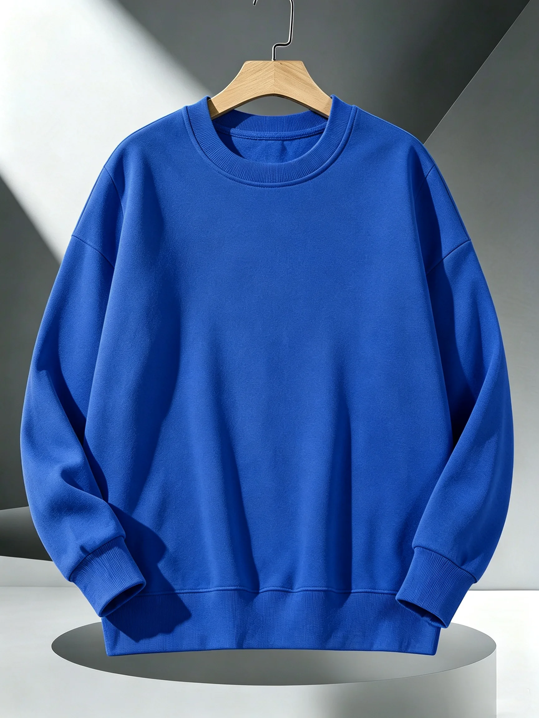 Koreanisches Oversize-Sweatshirt in Unifarbe für Damen, Streetwear, Rundhalsausschnitt, Y2K-Stil, Fleece-Pullover, lässige Herbstkleidung für Damen zum Joggen. – Detail 9