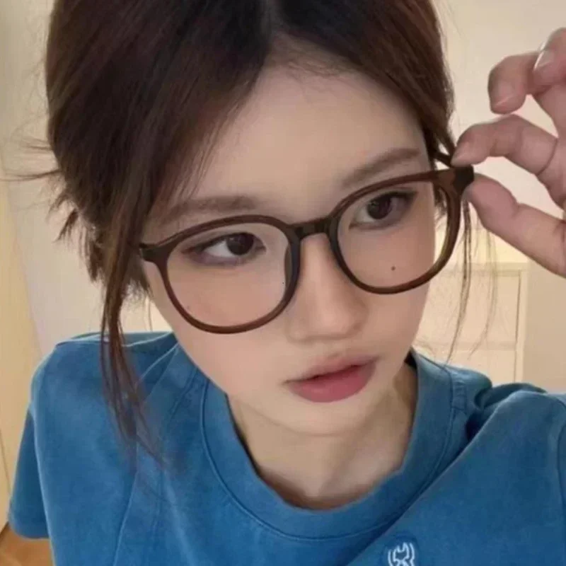 Ani경 جديد ريترو نظارات خفيفة للغاية مكافحة الضوء الأزرق نظارات مسطحة أنثى موضة عادية إطار شفاف نظارات خفيفة مسطحة 2025