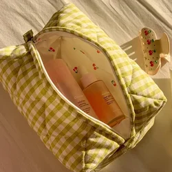 Borsa per il trucco floreale a scacchi alla moda borsa per cosmetici portatile di grande capacità borsa per il lavaggio trapuntata in cotone borsa per la cura della pelle