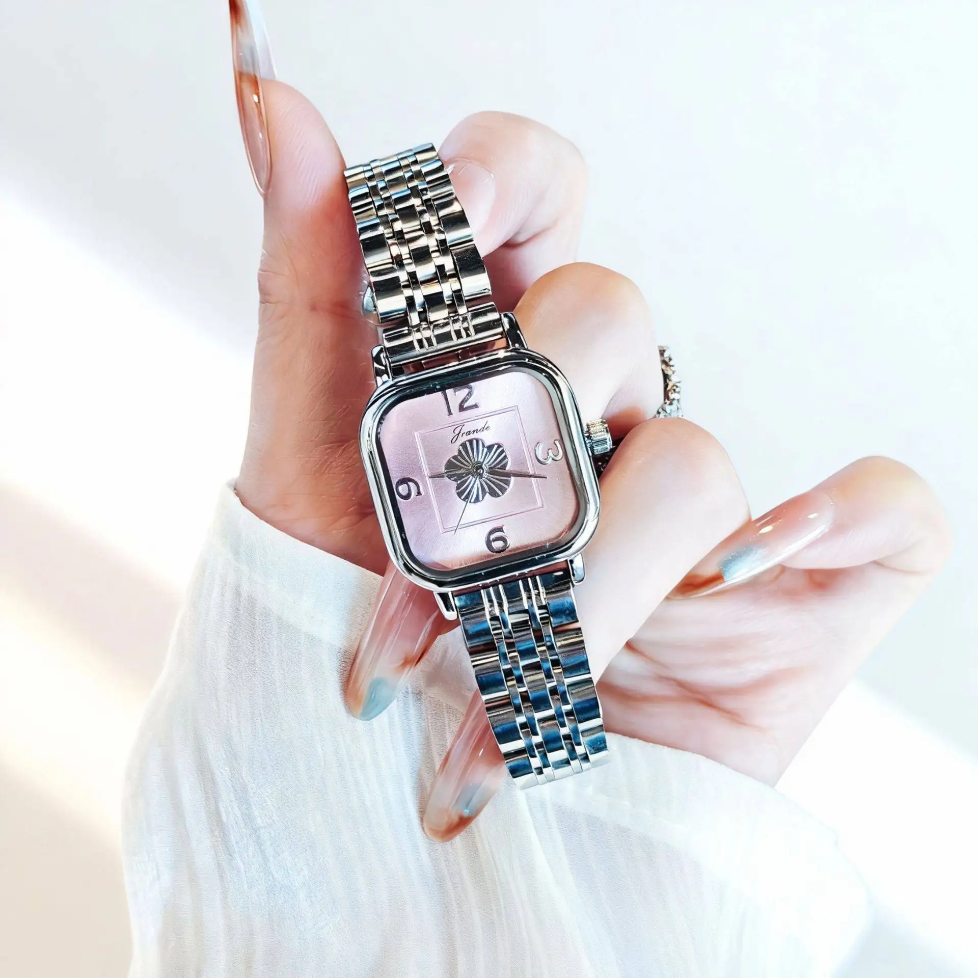 New Women'S Watch With Camellia Design, High-End Style, Korean-Inspired, Perfect For Students, Suitable For Autumn And Winter.