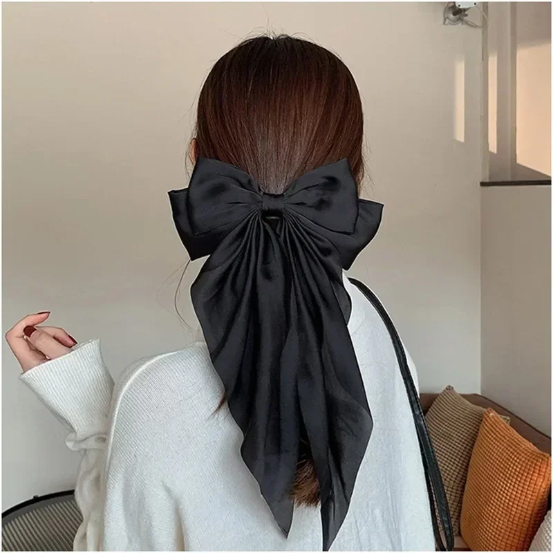 단색 새틴 리본 큰 리본 헤어핀 스프링 클립 여성 소녀용 헤어 액세서리 트렌디한 한국 여름 헤어웨어 2024