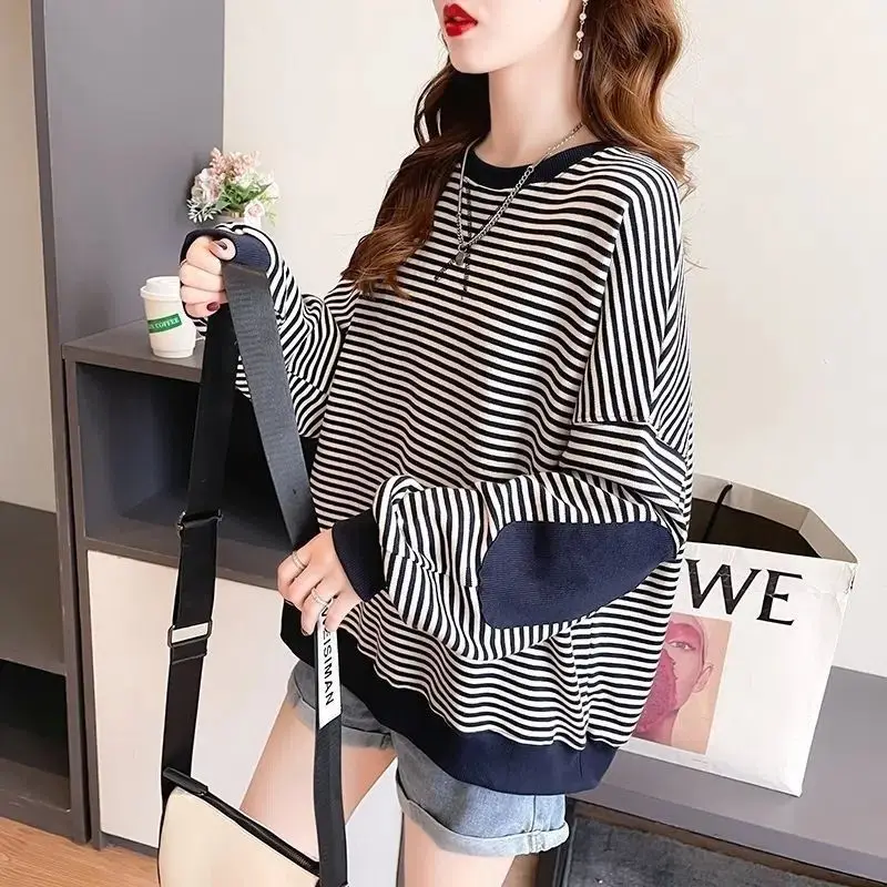 2023 New Spring and Autumn Fashion Trend Casual Loose Sport Round Neck Stripe Design Thin and Slim Oversized Women\'s Sweater