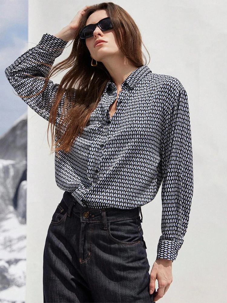 

Vintage houndstooth loose fitting shirt for women, long sleeved lapel, lazy style top, versatile for autumn and winter work