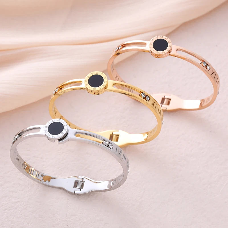 Simple and Elegant Hollow Roman Numeral Bracelet Activity Cup Diamond Black Sheet Stainless Steel Bracelet