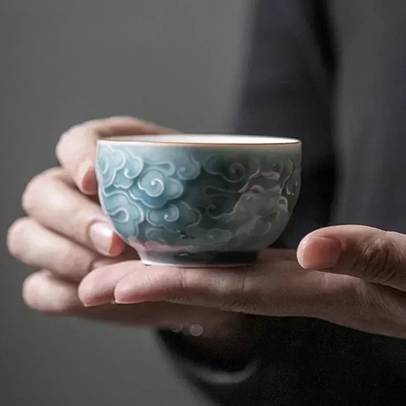 1Pc Chinesische Keramik Teetasse Handgemachte Relief Tasse Haushalt Porzellan Tee Tasse Reise Persönliche Einzigen Tasse Wein Becher Teegeschirr