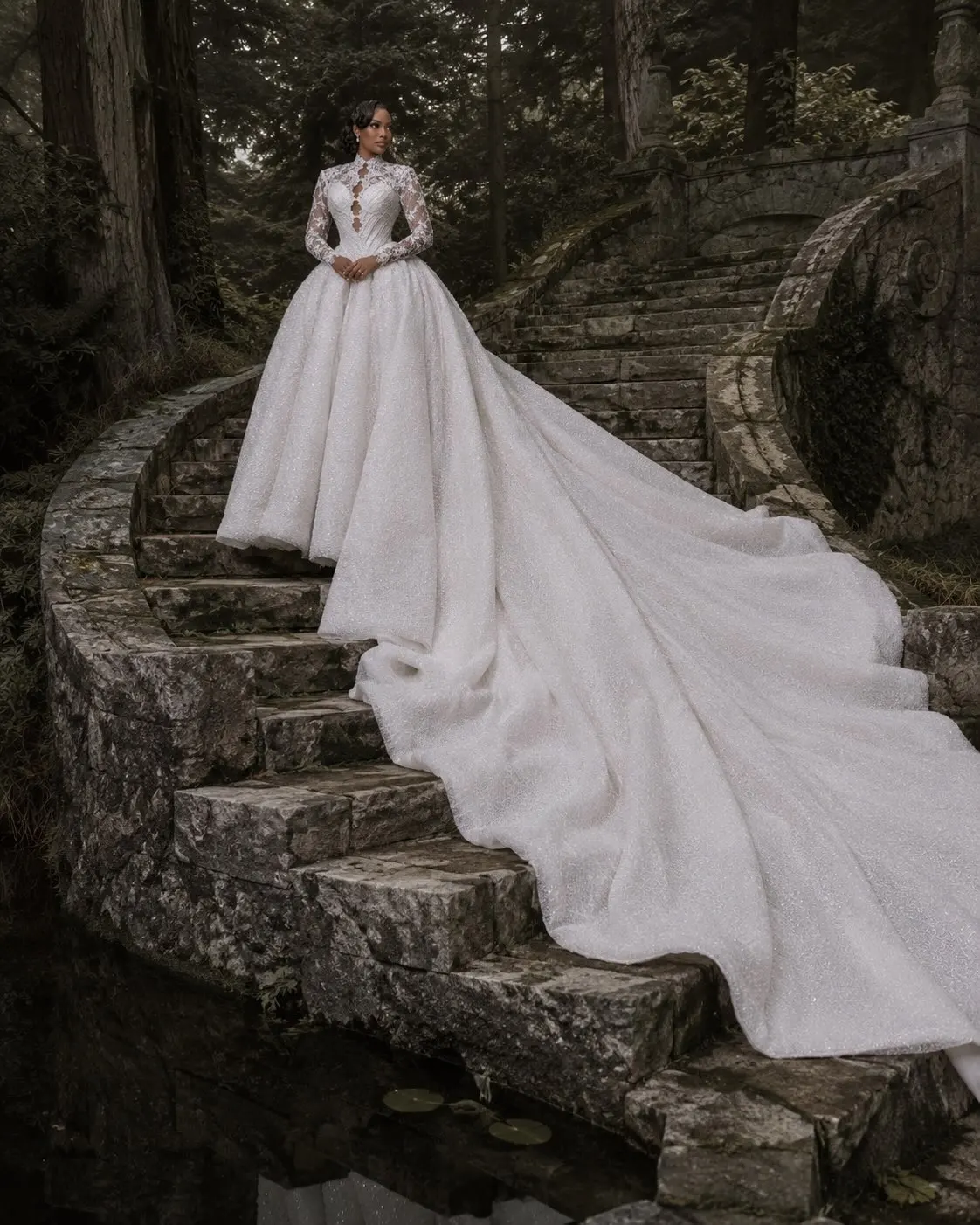 White High Collar Long Sleeve Lace Wedding Dress Sparkling Beads Cathedral Train Ball Dress Luxury A-line Bride Dress Customized