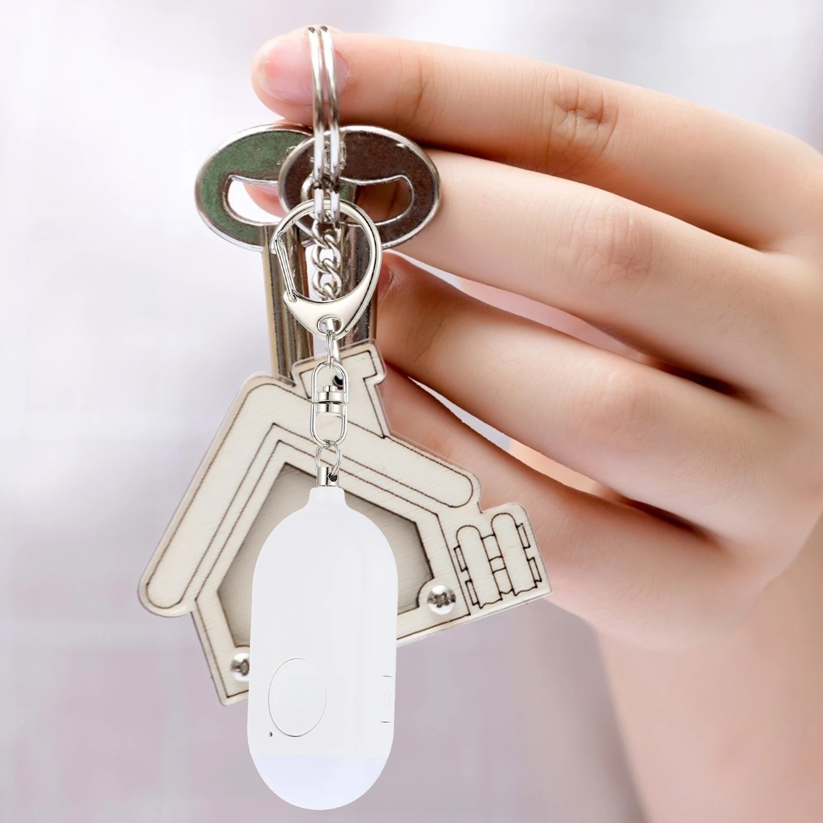 1Set Women Personal Alarm Rechargeable Portable Keychain Flashlight Alarm Sound Device for Students Elderly