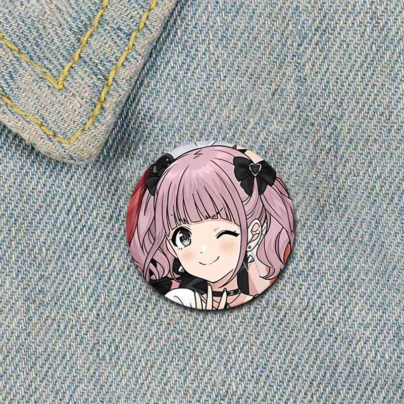 أنيمي الفتيات الفرقة صرخة لينة زر دبوس الكرتون نينا Iseri روبا موموكا شارات بروش مستدير لحقيبة الظهر الملابس ديكور مجوهرات هدايا