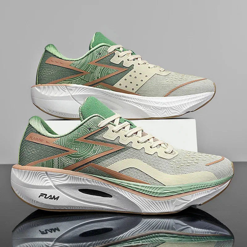 

New lightweight shock-absorbing running shoes for men, fashionable and breathable casual sports shoes