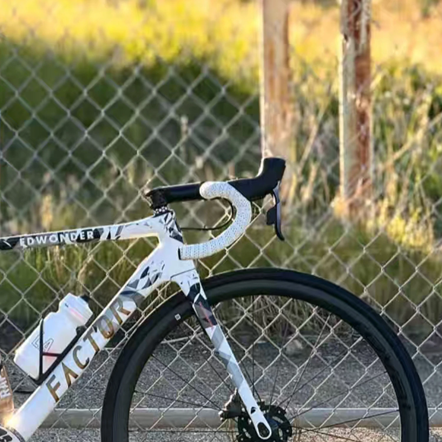 

Экстралитный вынос велосипеда MTB/дорожный/путешествия Сверхлегкий велосипед 1/4 стержня 7075 T6 Титановые винты из алюминиевого сплава с ЧПУ