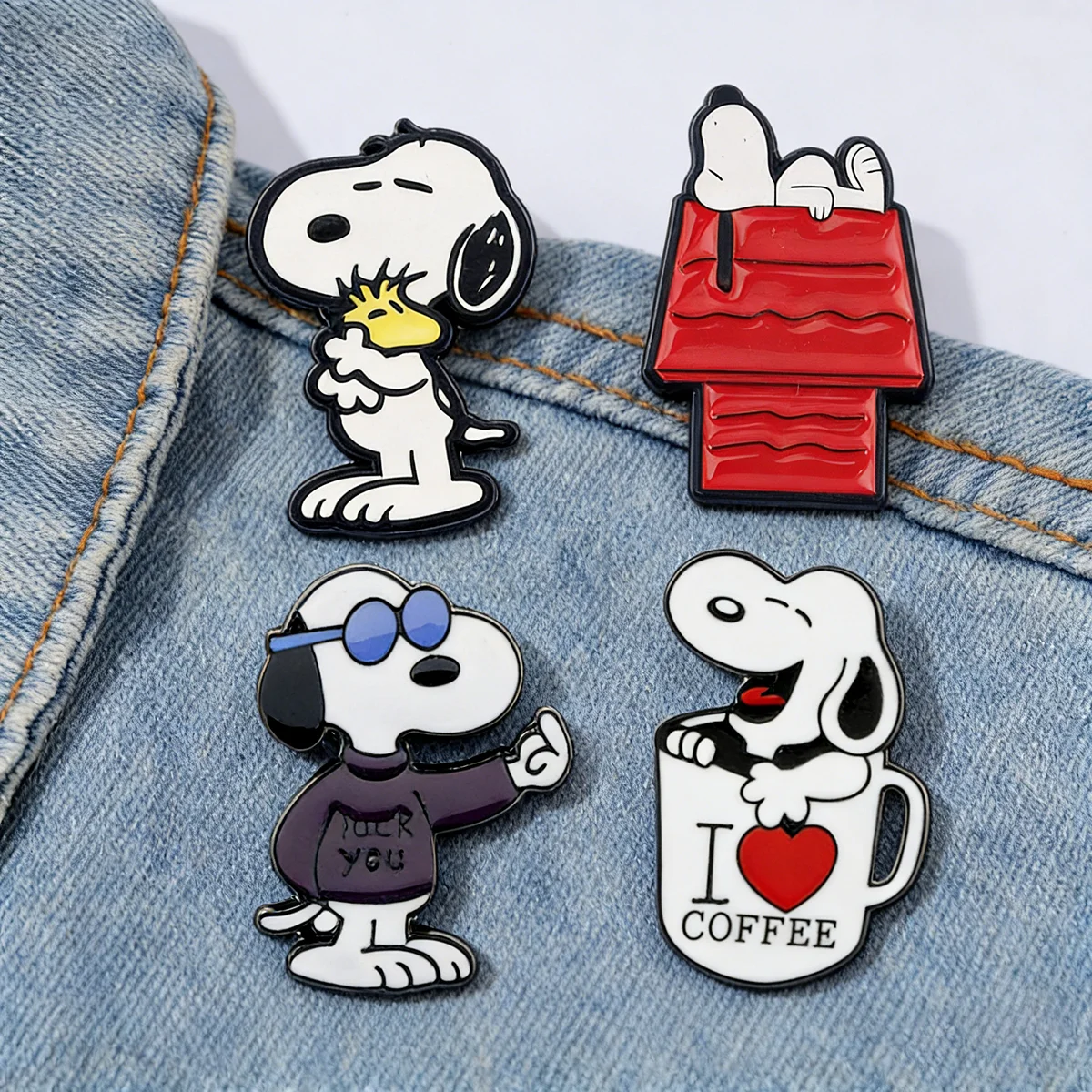 Lot de 2 broches émaillées chiot blanc dessin animé, badge animal mignon, épingle de revers, accessoires de bijoux tendance, cadeau pour amis