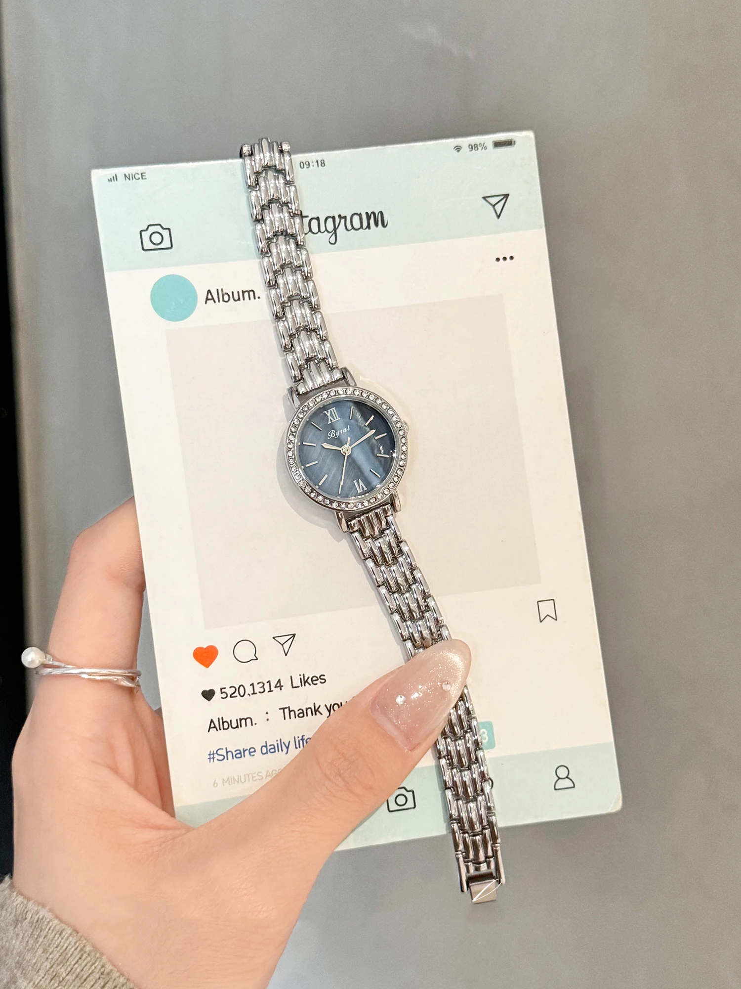 New Luxury Fashion Watch for Women Exquisite High-End Diamond-Studded Small Dial Quartz Ladies Watches Accessory Gift
