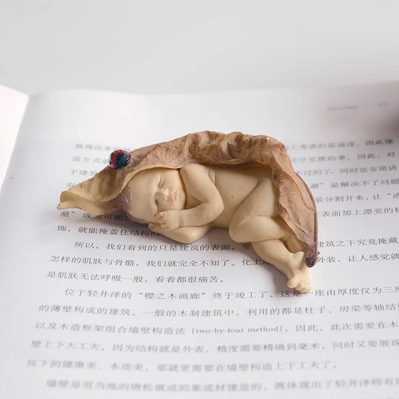 Everyday Enchanted Story Fairy Garden Sleeping Fairy Baby Leaf shaped Angel figurine Outdoor Statue Planter Ornament