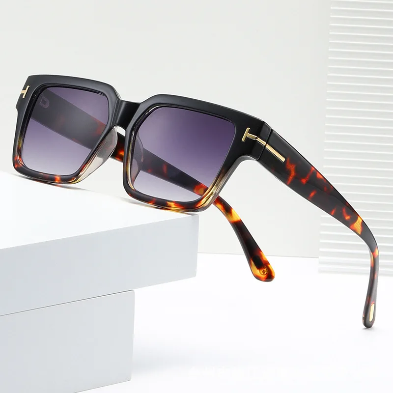 

Fashion Square Sunglasses Man Retro Rivets Decoration Gradient Shades UV400 Men Leopard Sun Glasses