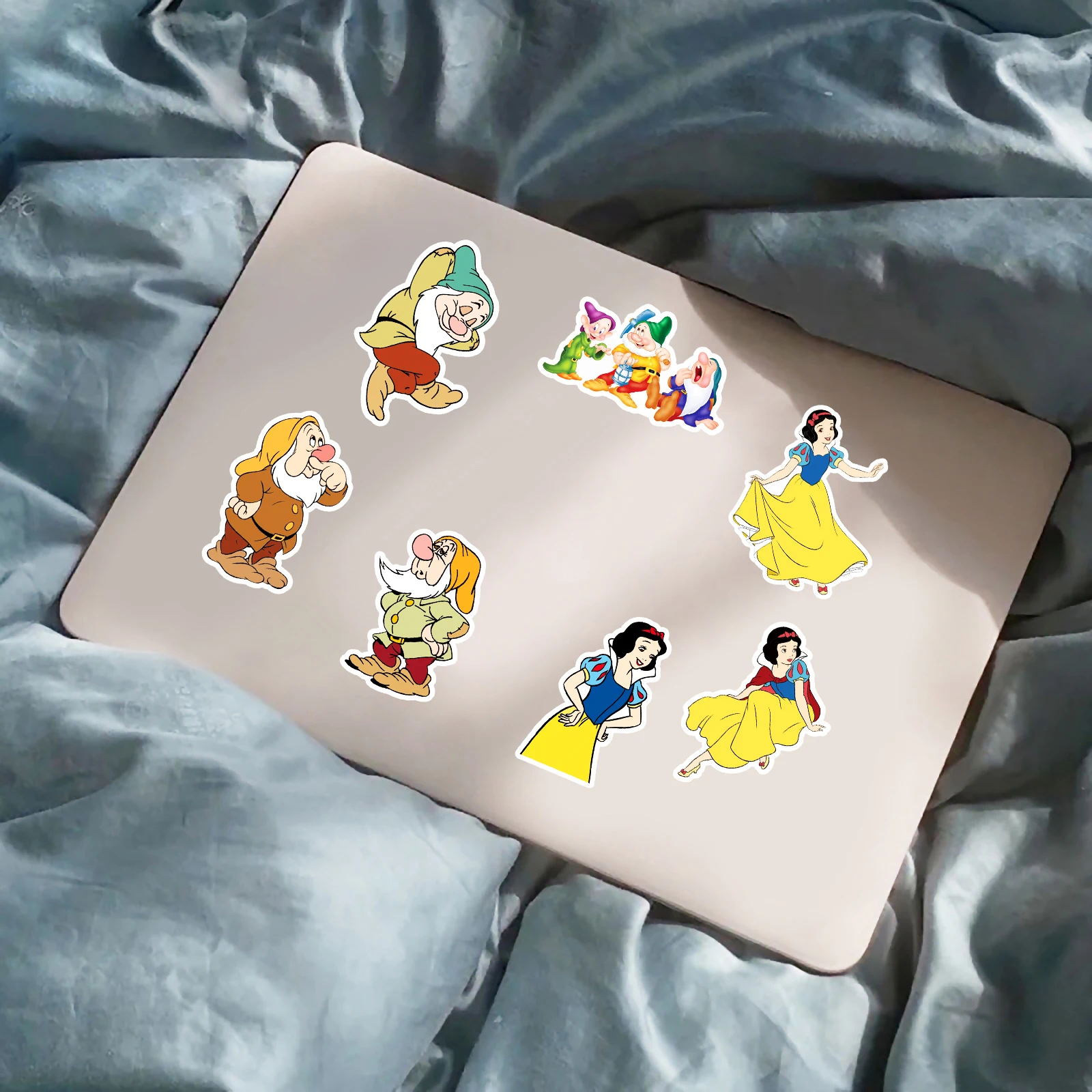 10/50 pçs disney neve branca princesa adesivos estéticos dos desenhos animados anime graffiti decalque para criança brinquedo telefone guitarra clássico brinquedos do miúdo